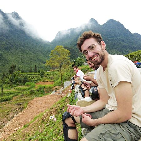 Lazy Cat Homestay - Motorbikes Rental & Tours Hà Giang Eksteriør billede