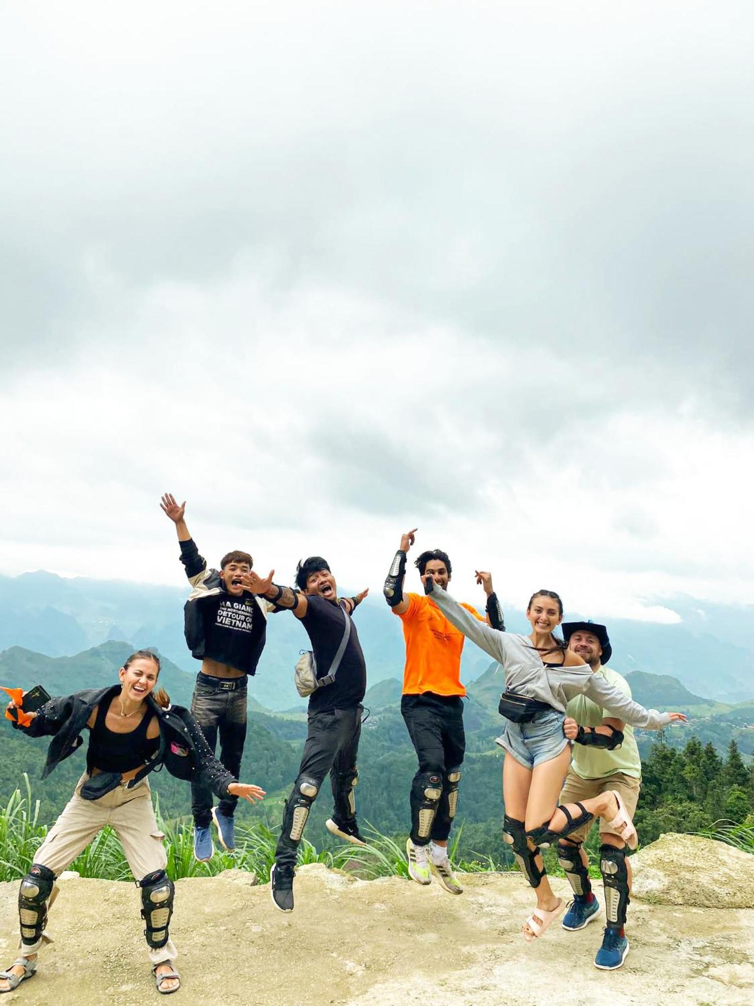 Lazy Cat Homestay - Motorbikes Rental & Tours Hà Giang Eksteriør billede